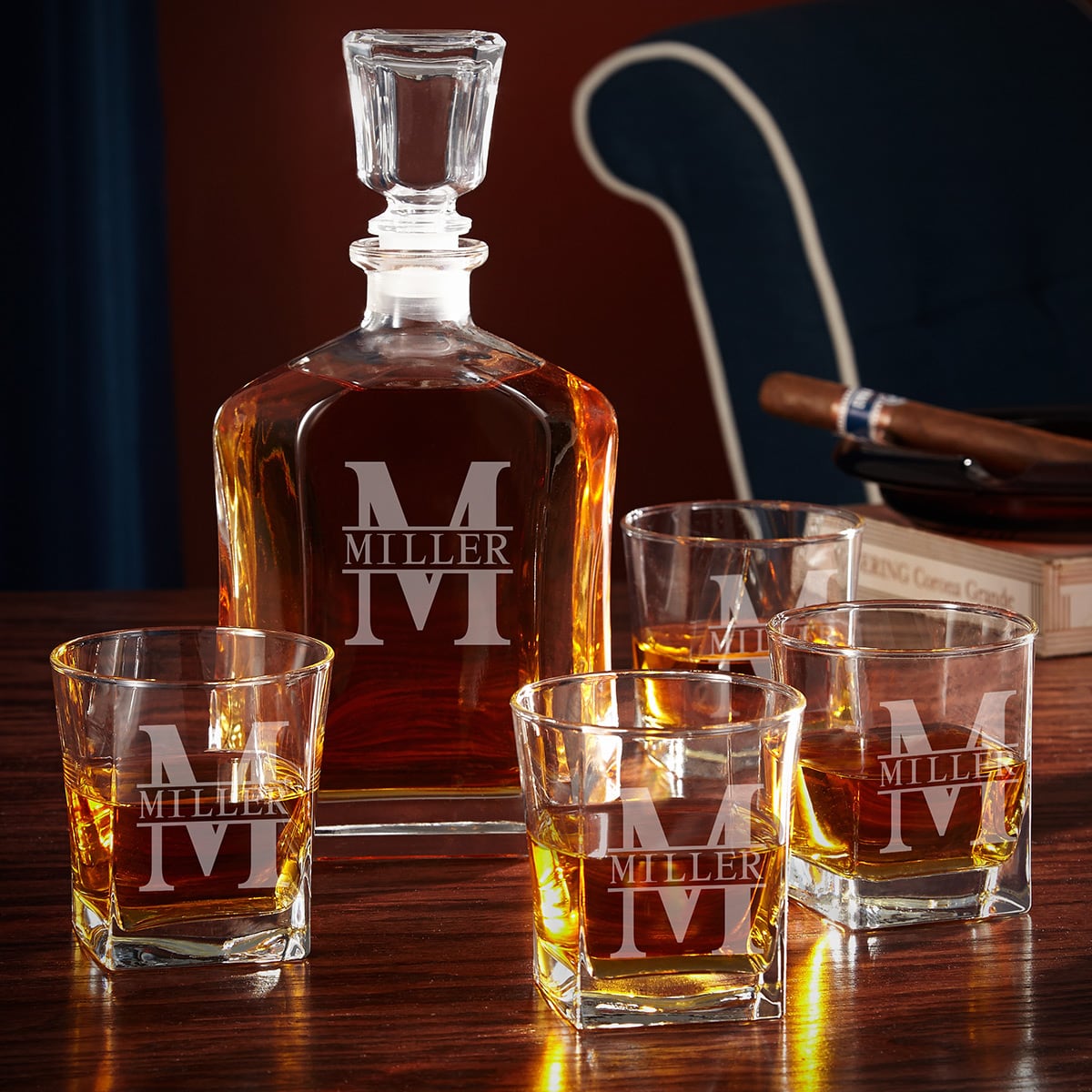 Argos Personalized Whiskey Decanter with 4 Whiskey Glassses