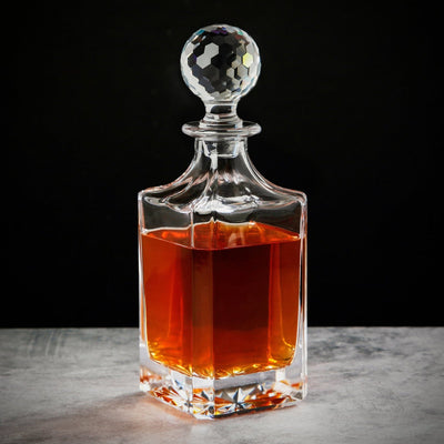 Par Excellence Whiskey Decanter Set with Golf Ball Whiskey Glasses